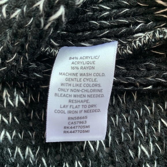 Abound Black/White Heather Twist Back Crop Pullover Sweater - Picture 7 of 7